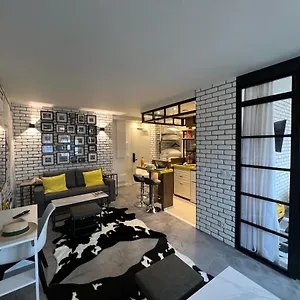 Apartment Flandre, Paris
