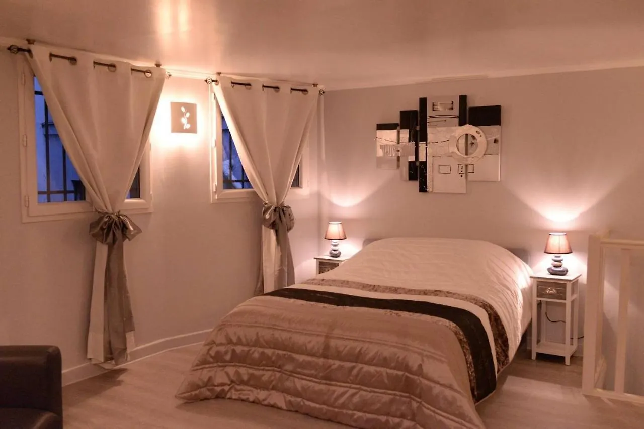 Beau Studio Meuble 2Min Du Moulin Rouge Paris 0*,  France