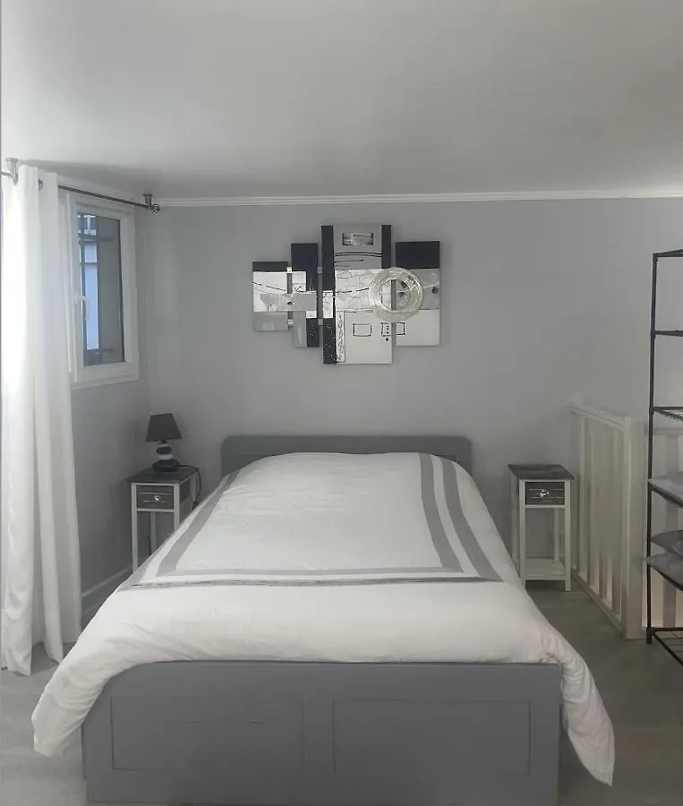 Beau Studio Meuble 2Min Du Moulin Rouge Paris Apartment